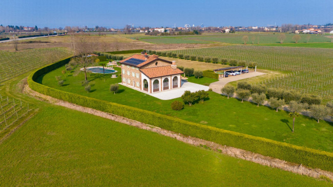 Villa in vendita a Lazise