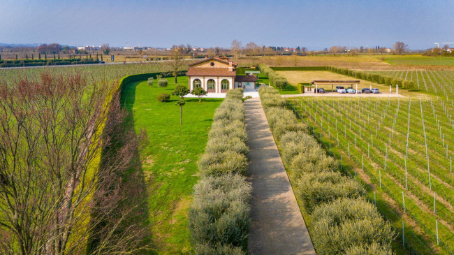 Villa in vendita a Lazise
