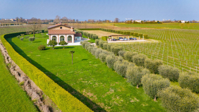 Villa in vendita a Lazise