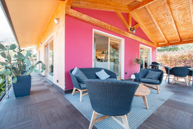 Villa in vendita a Brenzone