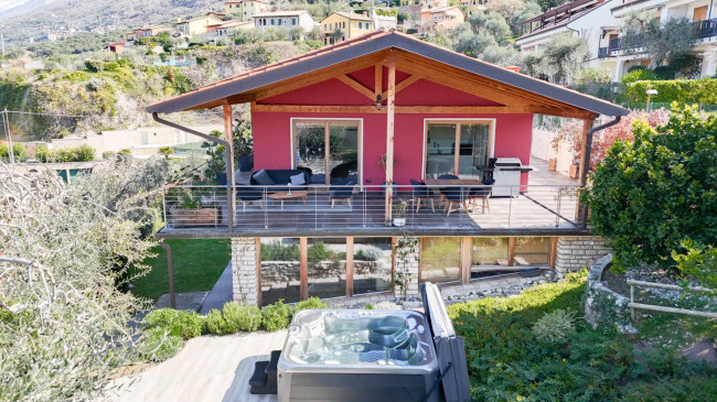 Villa in vendita a Brenzone