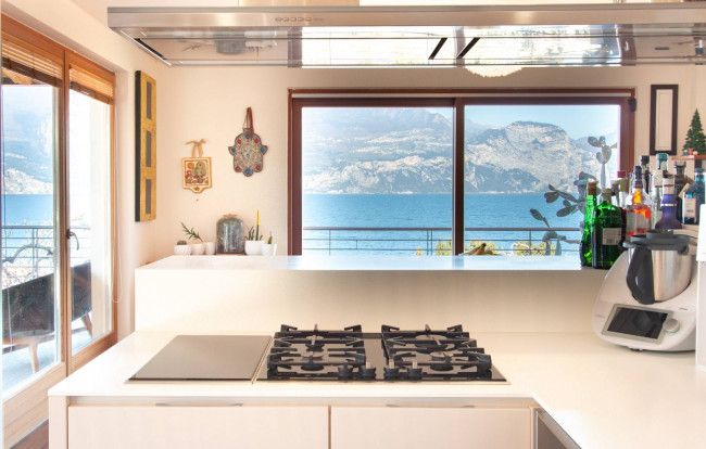 Villa in vendita a Brenzone