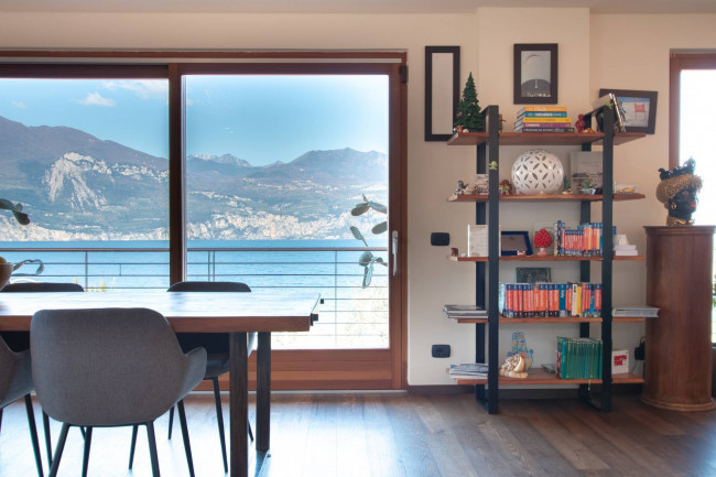 Villa in vendita a Brenzone