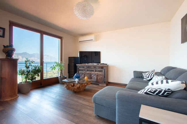 Villa in vendita a Brenzone