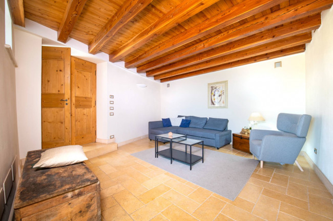 Rustico in vendita a Caprino Veronese