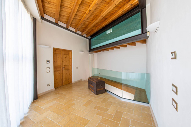 Rustico in vendita a Caprino Veronese