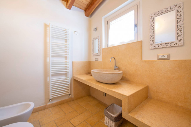 Rustico in vendita a Caprino Veronese