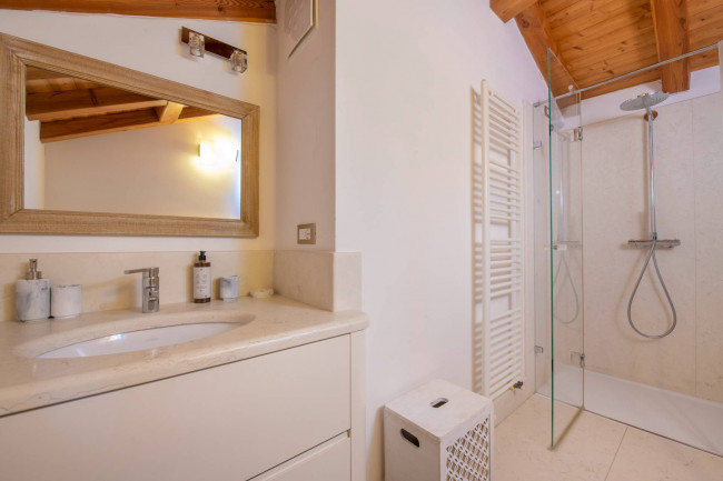 Rustico in vendita a Caprino Veronese