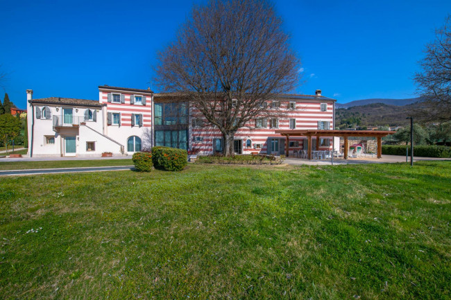 Rustico in vendita a Caprino Veronese