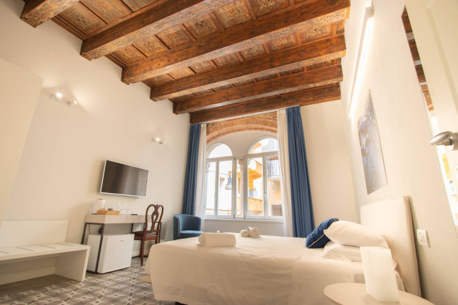Stabile/Palazzo in vendita a Verona