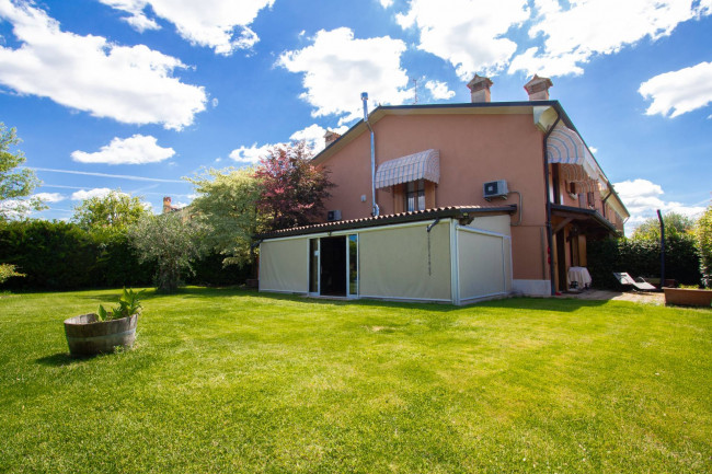 Villa for sale in Pescantina