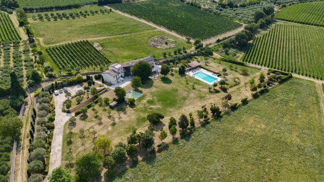 Casale in vendita a Caprino Veronese