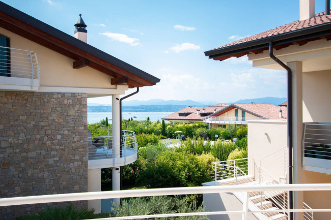 Appartamento in vendita a Sirmione