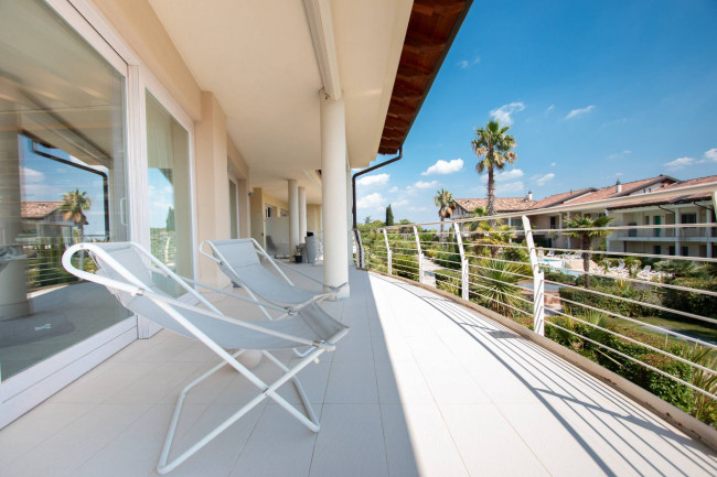 Appartamento in vendita a Sirmione