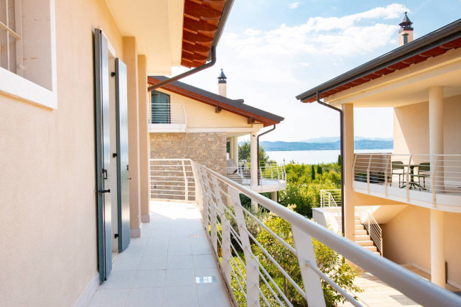Appartamento in vendita a Sirmione