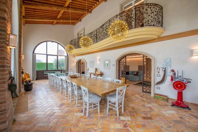 Villa for sale in Lazise