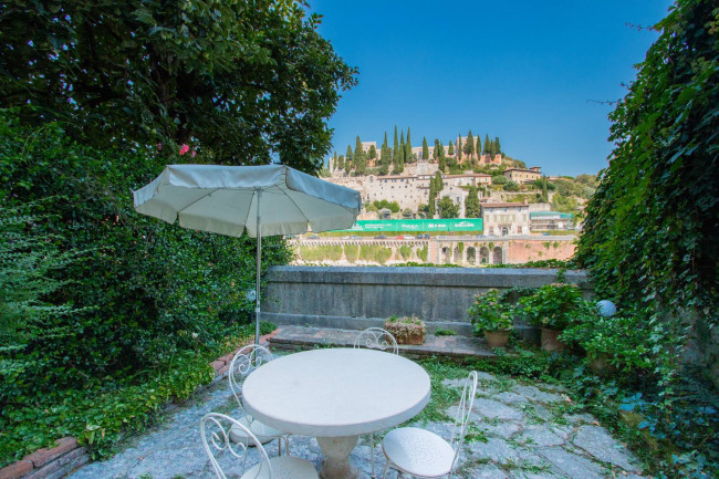 Appartamento in vendita a Verona