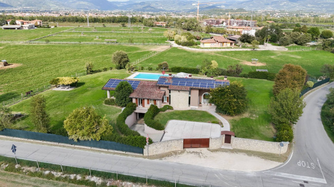 Villa in vendita a Bussolengo