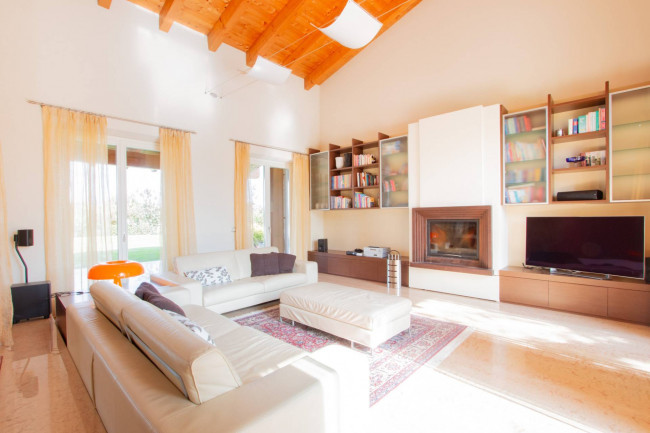 Villa in vendita a Bussolengo