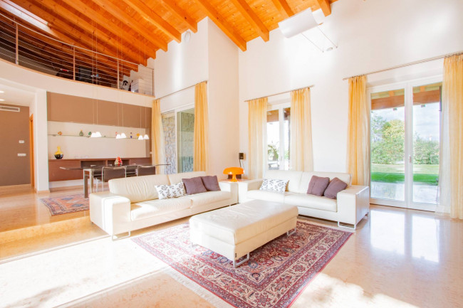 Villa in vendita a Bussolengo