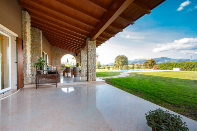 Villa in vendita a Bussolengo