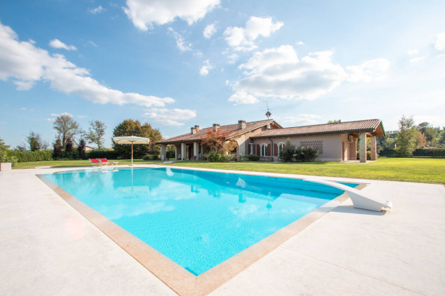 Villa in vendita a Bussolengo