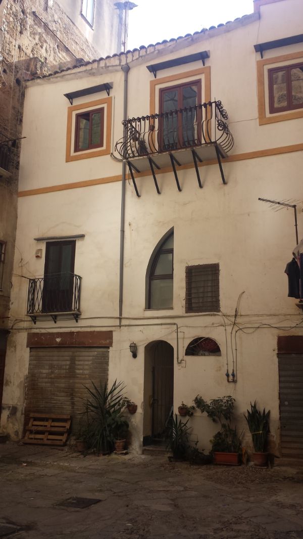 Appartamento PALERMO vendita  Centro storico  Immobiliare di Sciacca Rita