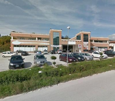 Locale commerciale a Fossato di Vico