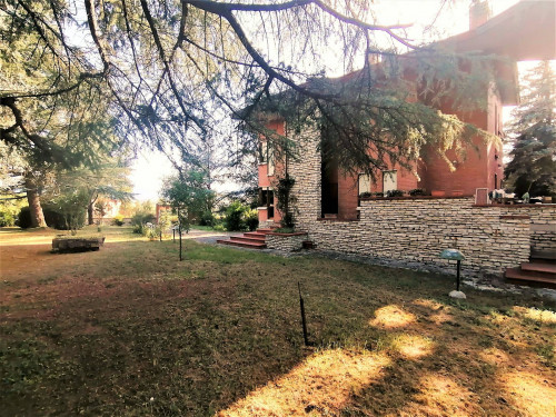 Villa a Cerreto d'Esi