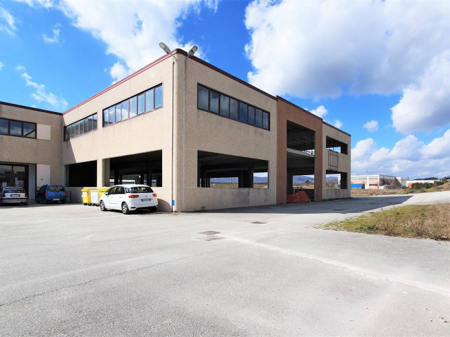 Capannone a Fossato di Vico