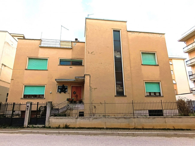 Casa Semindipendente a Fabriano