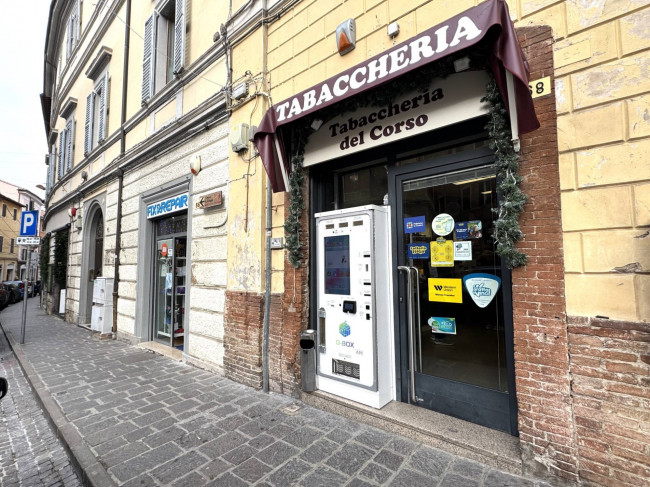 Locale commerciale a Fabriano