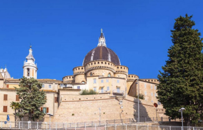 Appartamento in Vendita a Loreto