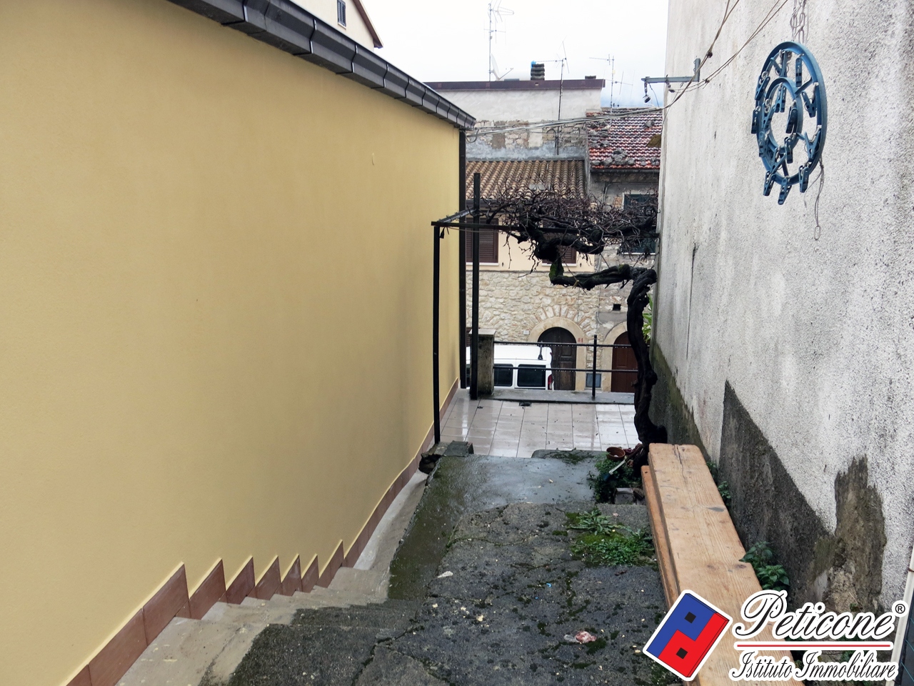 Appartamento LENOLA vendita  Centro  Istituto Immobiliare Peticone