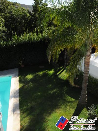 VILLA di LUSSO con PISCINA PRIVATA