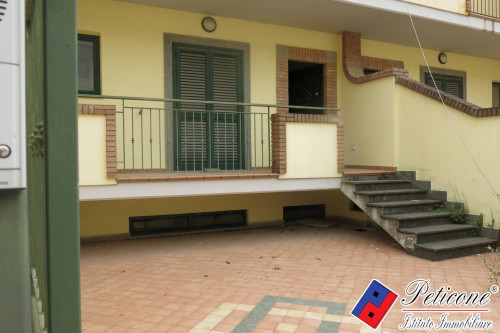 VILLINO CENTRALE con CORTE ESCLUSIVA