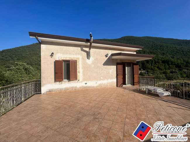 IN AFFITTO APPARTAMENTO RISTRUTTURATO CON TERRAZZO, NEL VERDE