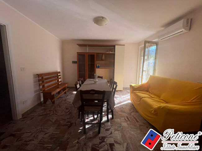 IN AFFITTO APPARTAMENTO RISTRUTTURATO CON TERRAZZO, NEL VERDE