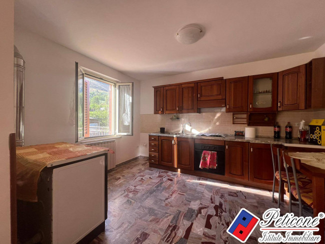 IN AFFITTO APPARTAMENTO RISTRUTTURATO CON TERRAZZO, NEL VERDE