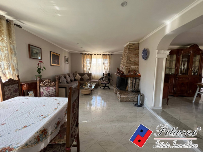 VILLA UNIFAMILIARE VICINO AL MARE