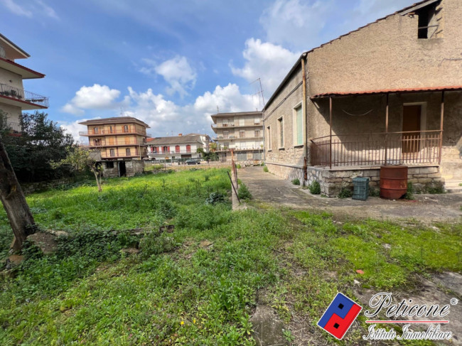 VILLA UNIFAMILIARE DA RISTRUTTURARE