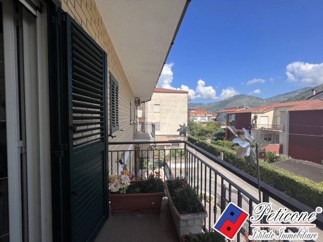 VILLA a SCHIERA con RUSTICO e AMPIO GIARDINO