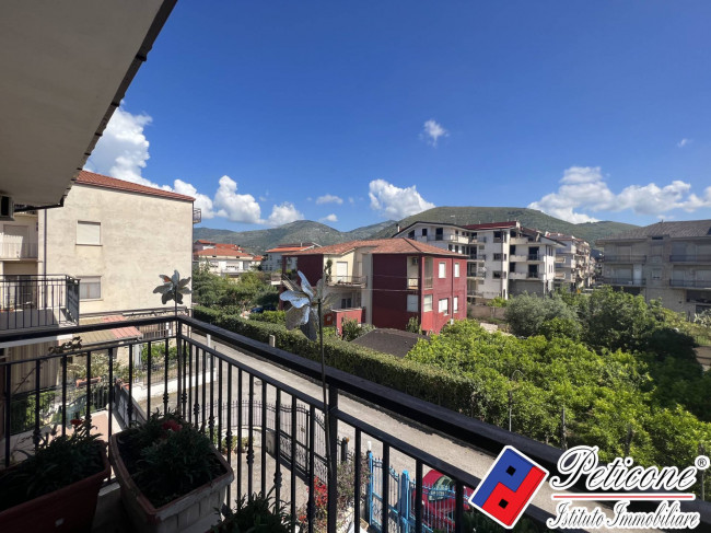 VILLA a SCHIERA con RUSTICO e AMPIO GIARDINO