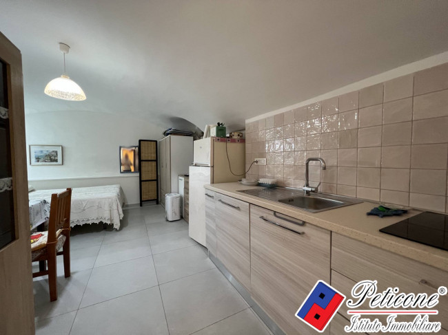 MONOLOCALE situato a SPERLONGA in CENTRO STORICO