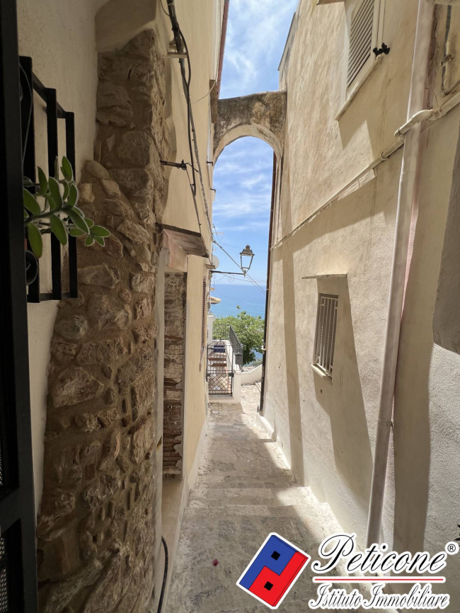 MONOLOCALE situato a SPERLONGA in CENTRO STORICO