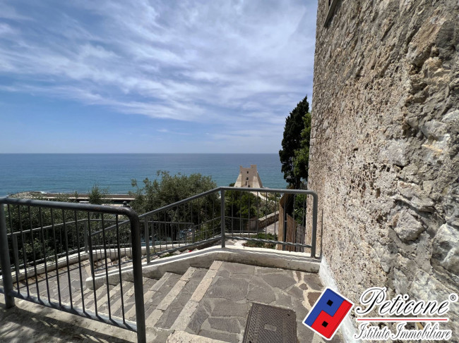 MONOLOCALE situato a SPERLONGA in CENTRO STORICO