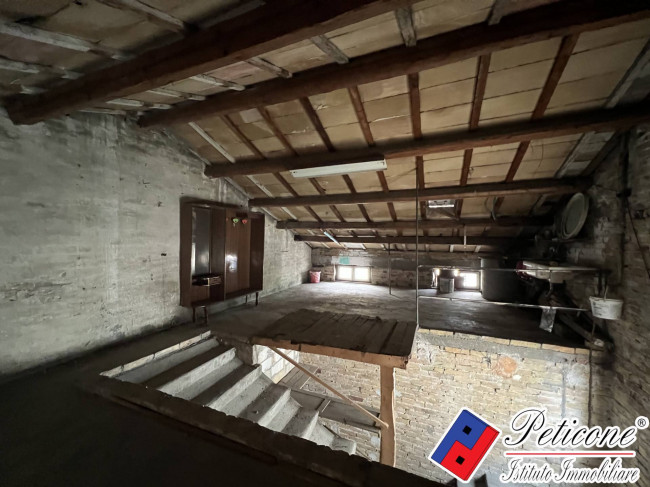 APPARTAMENTO da RISTRUTTURARE a 500 MT DAL MARE