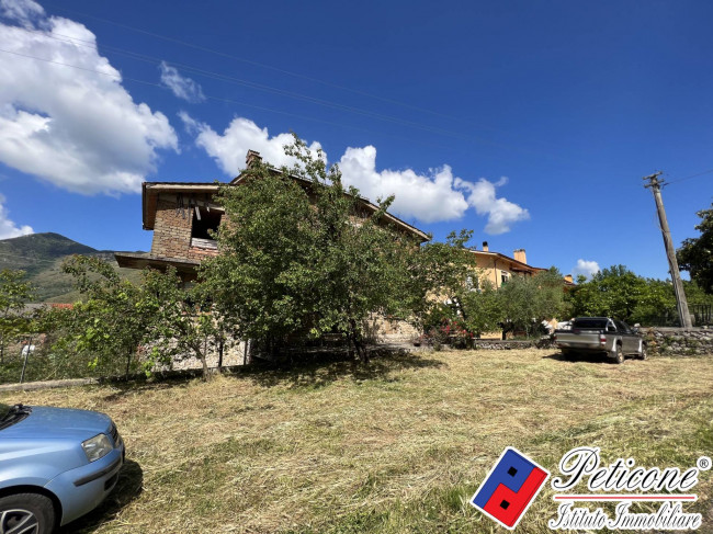 AMPIA VILLA A CAMPODIMELE di 400 MQ, con  GIARDINO PRIVATO E VISTA SUL VERDE!
