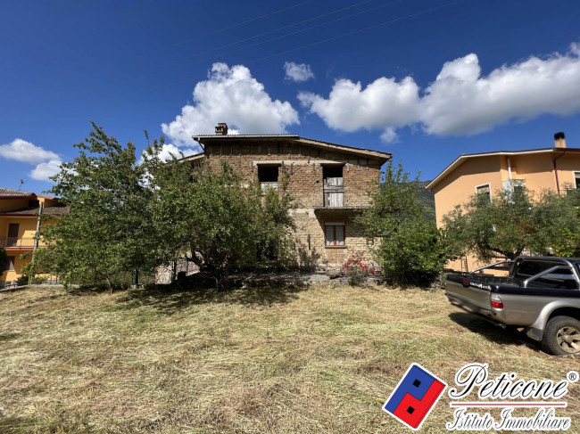 AMPIA VILLA A CAMPODIMELE di 400 MQ, con  GIARDINO PRIVATO E VISTA SUL VERDE!