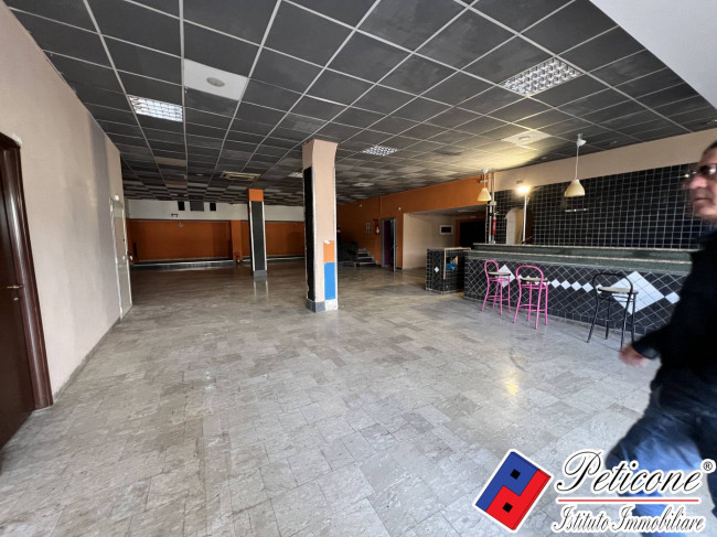 AMASENO – LOCALE COMMERCIALE DI 300 MQ SU STRADA AD ALTA VISIBILITÀ